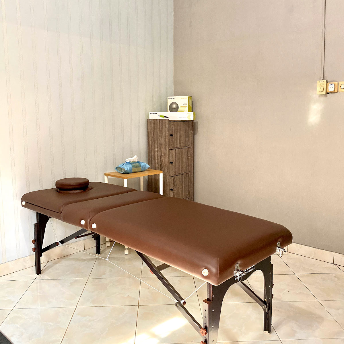 Ruang terapi Beranda Physiotherapy Bekasi 3